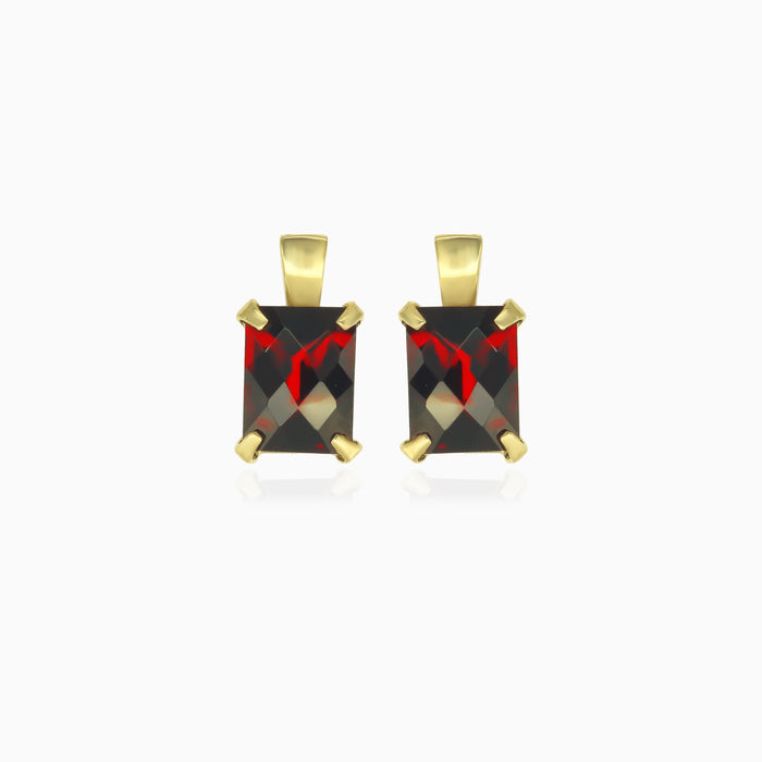 Pendientes de oro amarillo con granate de corte esmeralda