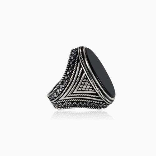 Oval onyx silver men ring with detailed sides
