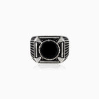 Round onyx detailed men ring