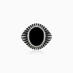Oval onyx men ring with side line detailing