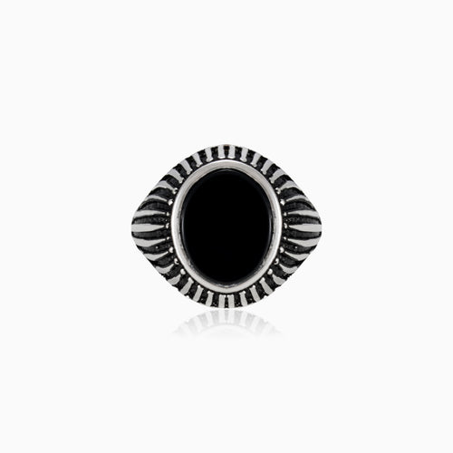 Oval onyx men ring with side line detailing