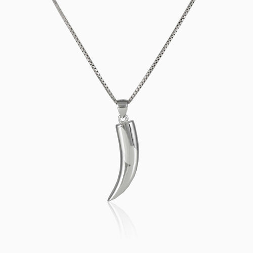 Silver tigers tooth pendant