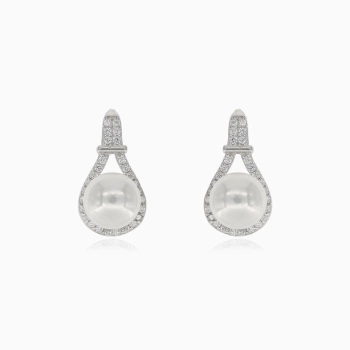Boucles d'oreilles en argent avec perle et zirconium cubique décoré