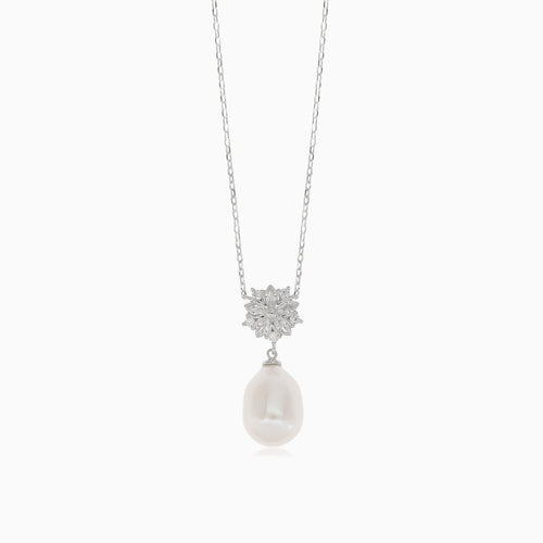 Necklace with pearl and cubic zirconia detail