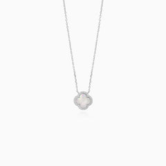 Collar de trébol con perla en plata de ley