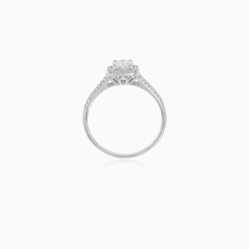 Zásnubní prsten Oval Halo s diamanty z bílého zlata