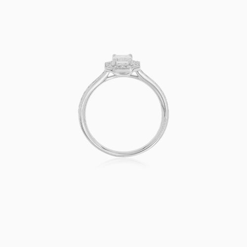 Prsten s halo diamantem  emerald brusu z bílého zlata