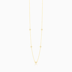 Náhrdelník s pěti diamanty v bezel osazení ze žlutého zlata