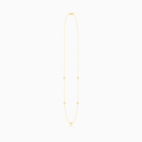 Náhrdelník s pěti diamanty v bezel osazení ze žlutého zlata