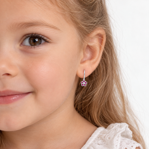 Boucles d'oreilles pendantes en forme de fleur avec accent en rubis