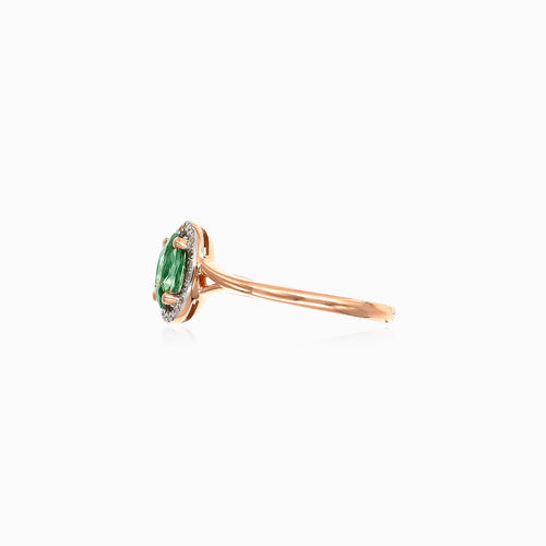 Prsten z růžového zlata se zeleným safírem a diamanty
