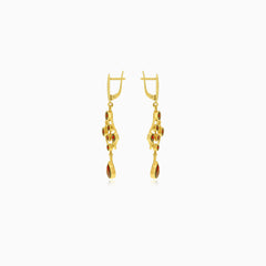 Radiant 14kt gold garnet dangling earrings