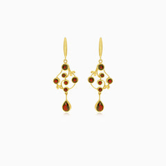 Radiant 14kt gold garnet dangling earrings