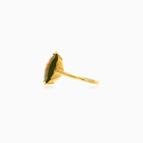Prsten ze 14kt žlutého zlata s granátem ve tvaru polštářku