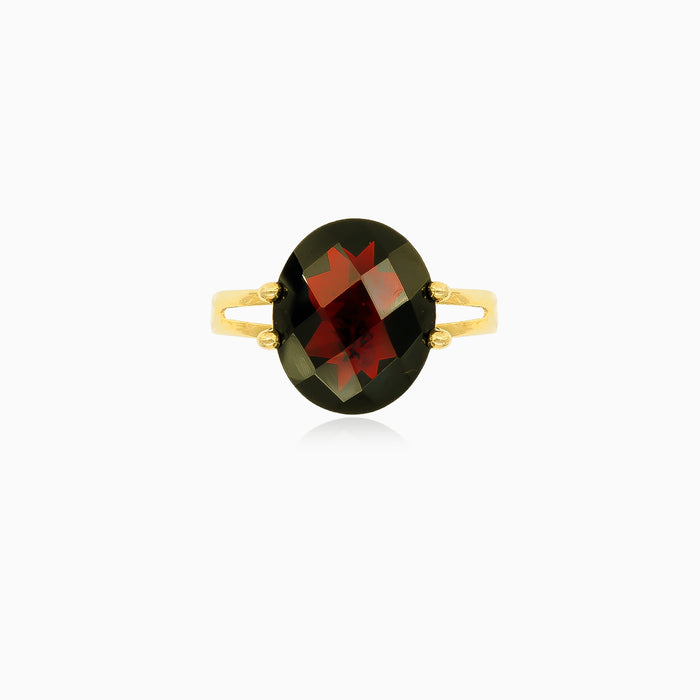 Bague classique en grenat et or jaune