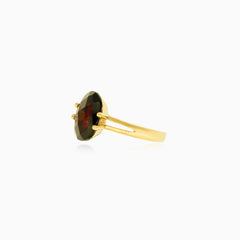 Classic garnet gold ring