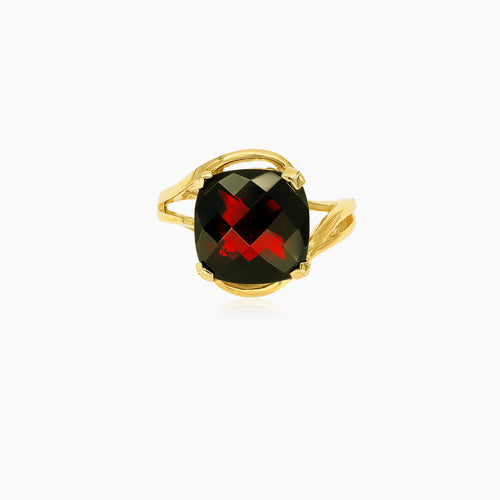 Stylish cushion garnet gold ring