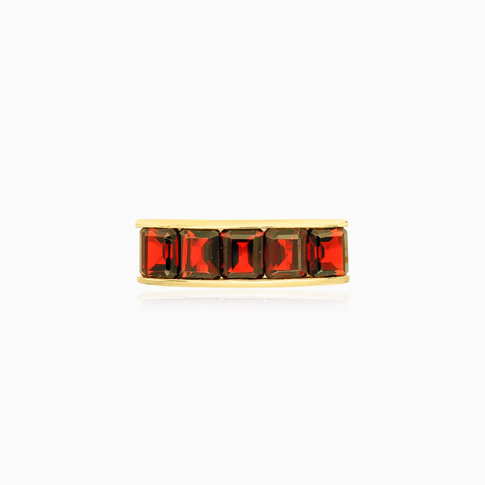 Anillo elegante de oro con 5 granates