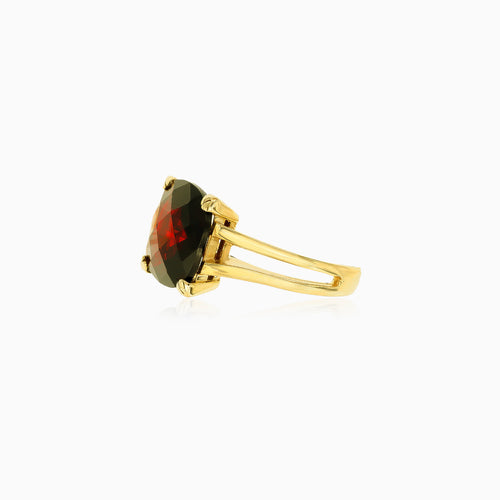 Elegant big garnet gold ring