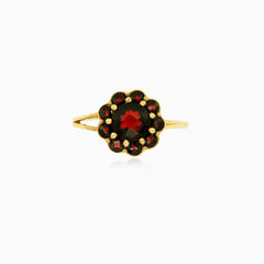 Petals of elegance 14kt gold garnet ring