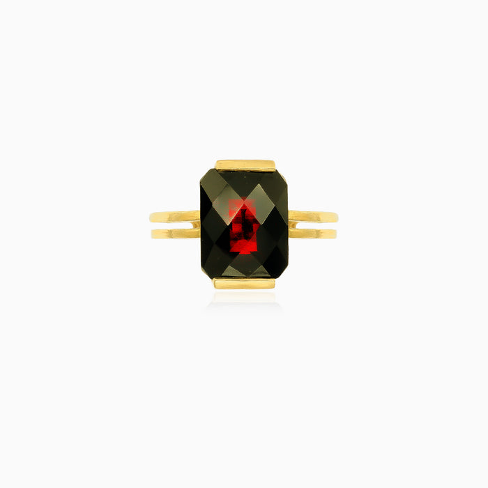 Goldring mit markanter Geometrie