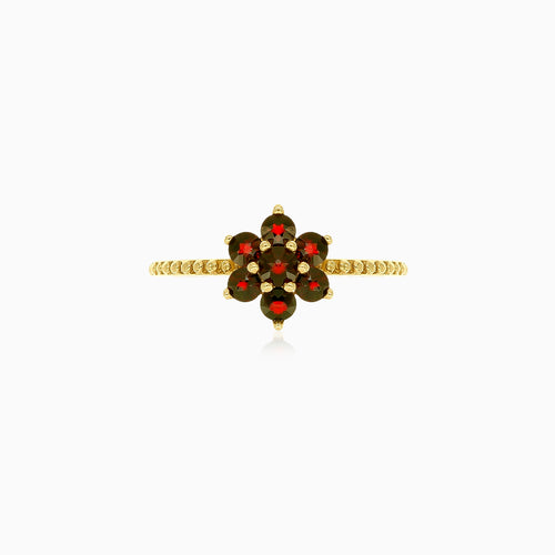 Zlatý  prsten s granáty ve tvaru  květiny s detailní obroučkou