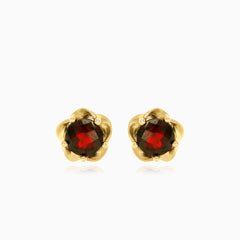 Garnet round stud earrings with 5 prongs