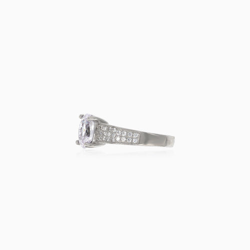 Dámský stříbrný prsten s kulatým a oválným brusem