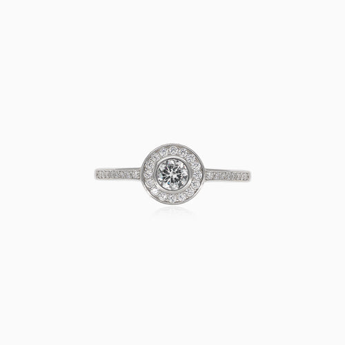 Stříbrný prsten s kubickými zirkony v rámečku