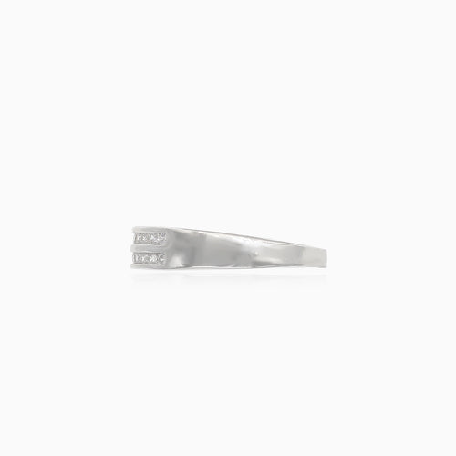 Třpytivý stříbrný prsten s kanálkovou sadou
