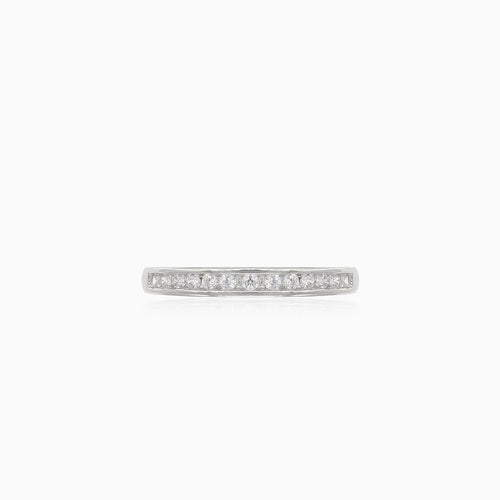 Stříbrný prsten s kubickými zirkony podélně