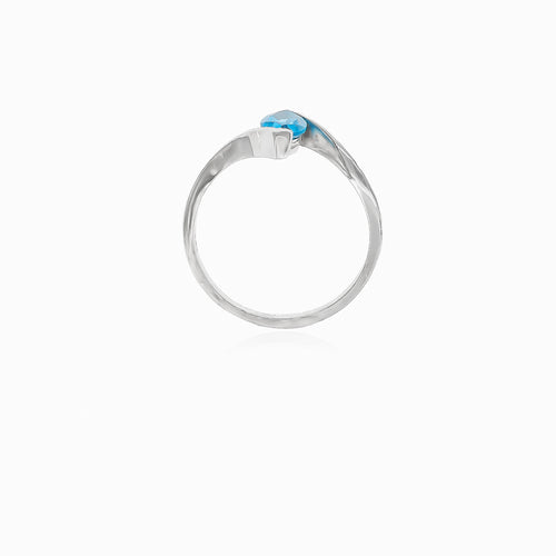 Markýzový prsten s modrým topazem