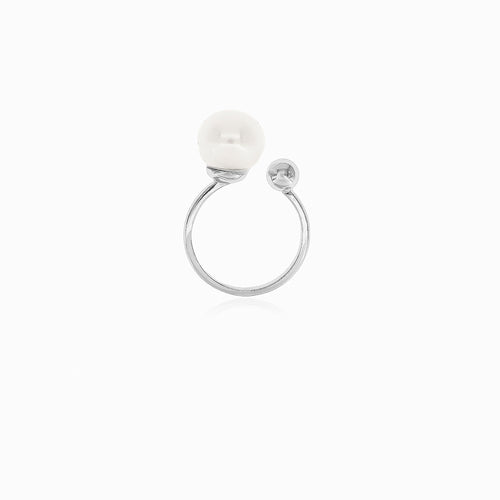 Women silver ring with white pearl