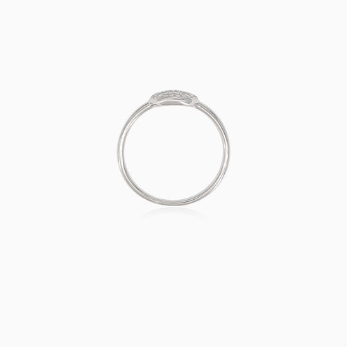 Sparkling diamond circle design ring