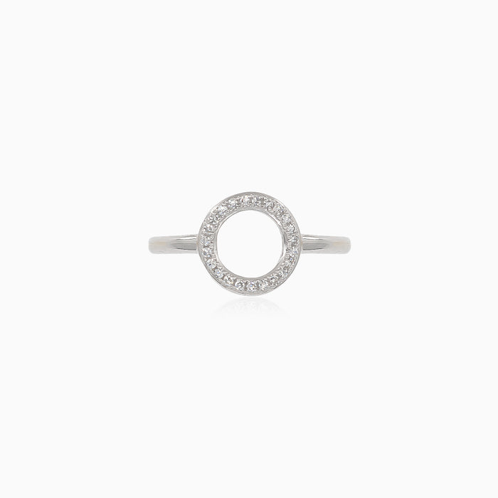 Sparkling diamond circle design ring