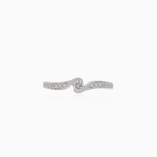 Elegantní dámský zásnubní prsten z bílého zlata s diamanty