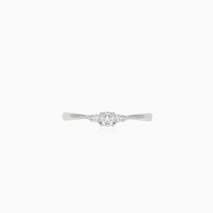 Elegantní dámský zásnubní prsten s kulatými diamanty jemného krokového brusu