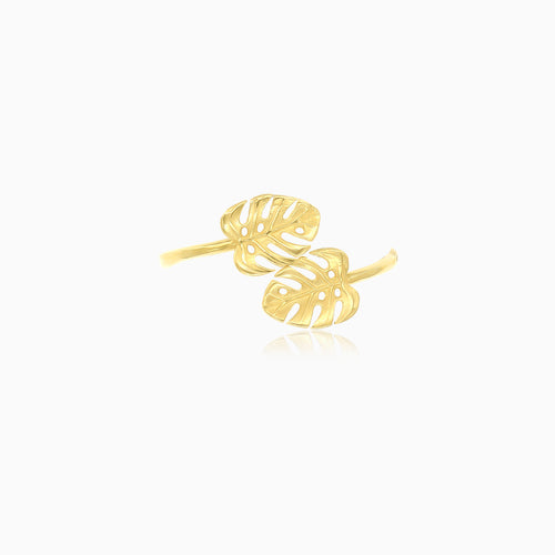Elegantní zlatý prsten s jemným vzorem listů