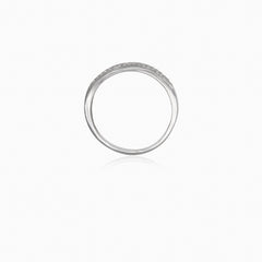 Jednoduchý prsten s kubickými zirkony a syntetickým rubínem