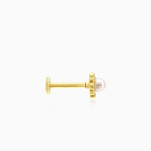 Stylish yellow gold piercing with pearl and zirconia