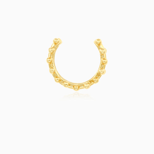 Women sleek gold earcuff
