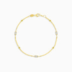 Elegant gold chain bracelet