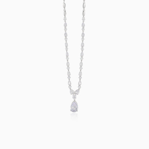 Třpytivý stříbrný náhrdelník s kubickou zirkonovou kapkou