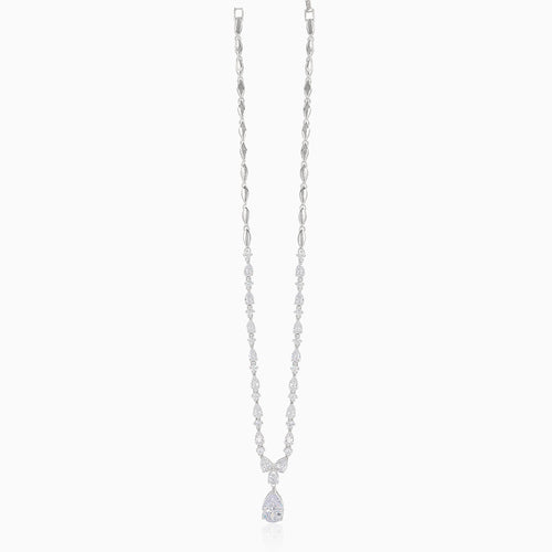 Třpytivý stříbrný náhrdelník s kubickou zirkonovou kapkou