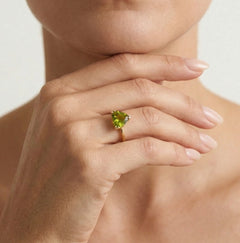Moldavit Trilliant Gold Ring