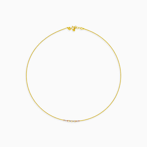 Jemný zlatý náhrdelník s trojbarevnou dekorací