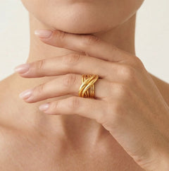 Twisted yellow gold high polished ring