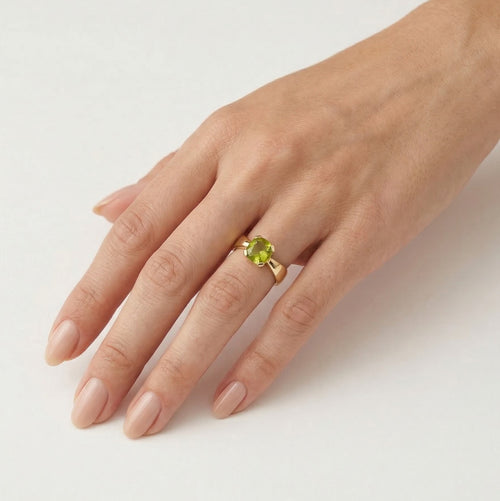 Anillo elegancia cojín Mystic Allure en moldavita