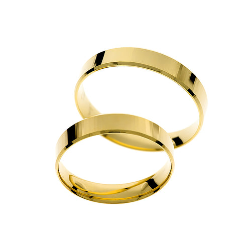 Simple yellow gold wedding ring