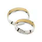 Yellow and white gold wedding rings with unique finish